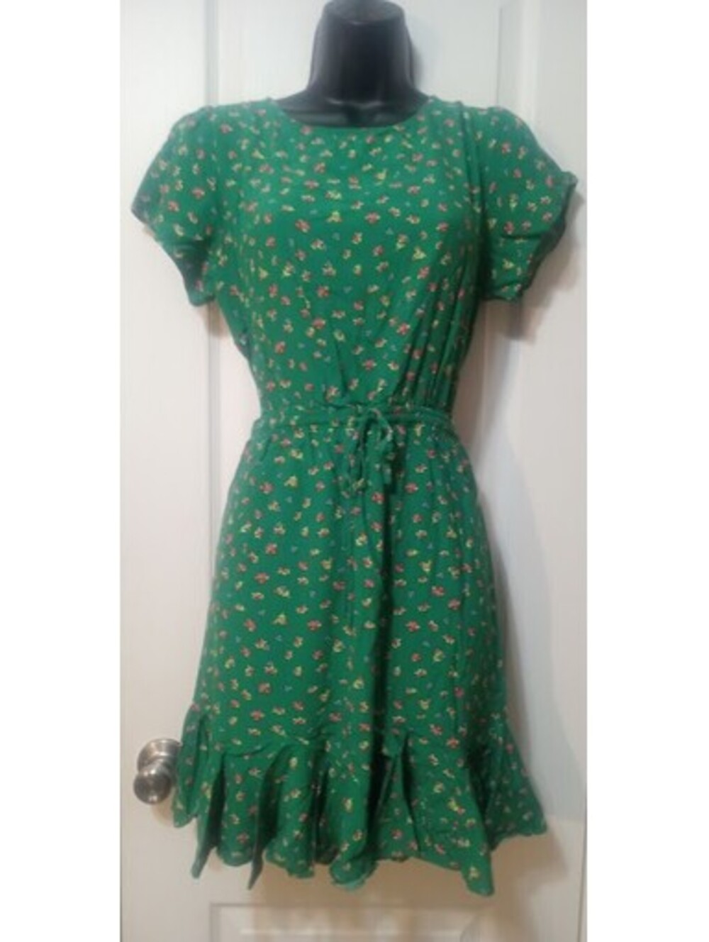 Loft Meadow Green Floral Dress | Size Medium | GUC
